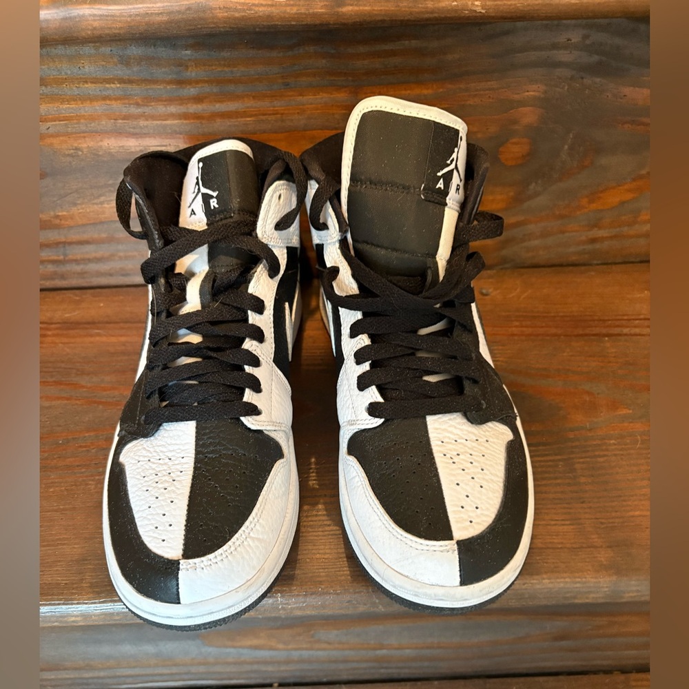 Nike WMNS JORDAN 1 MID SE 'HOMAGE' Size 9 - Picture 2 of 6